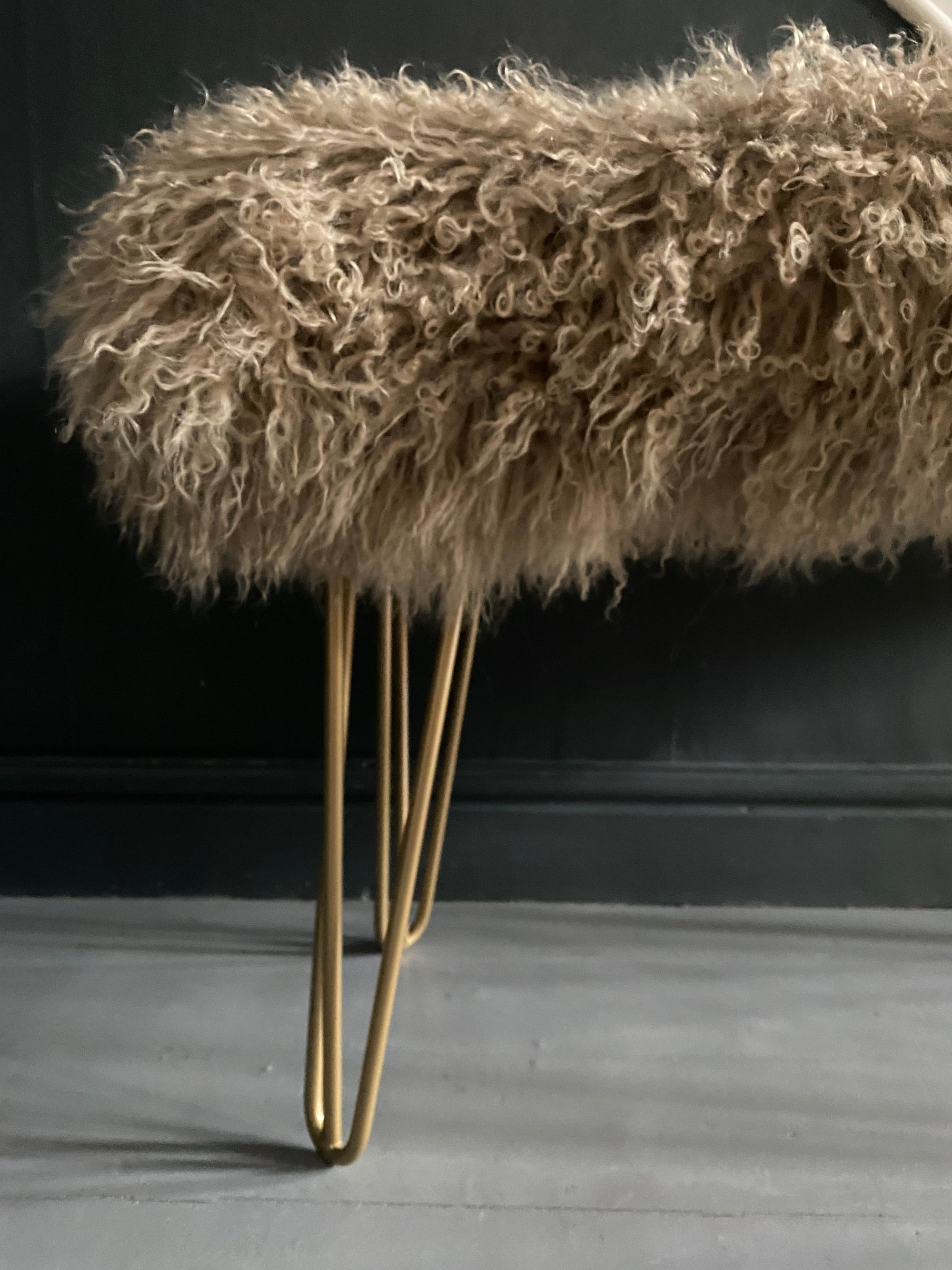 Caramel mongolian bench